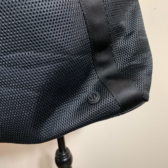 Lululemon Carry The Day Bag/Tote NWOT - Picture 4 of 5